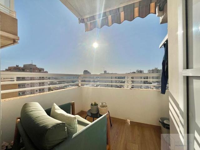 Apartamento en venta en Torrevieja, Calas blanca photo 0