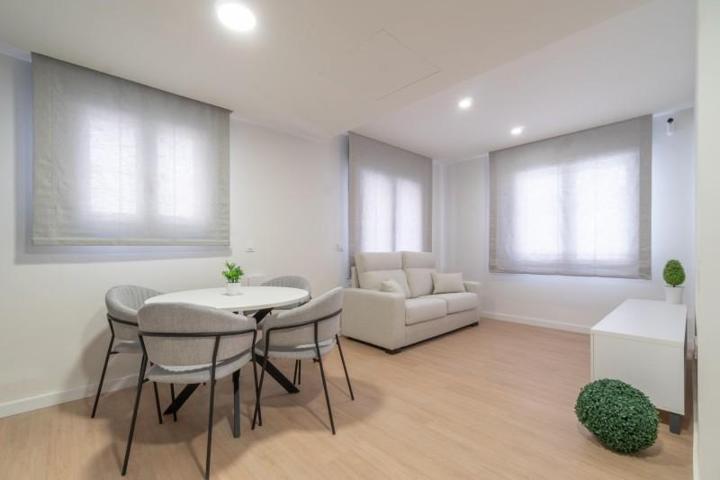 Piso en venta en Roses, Centre photo 0