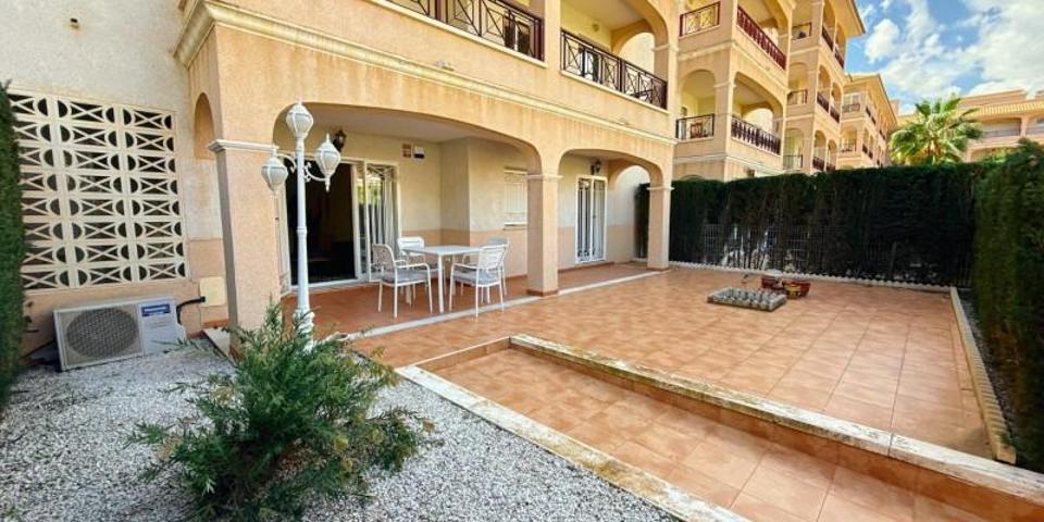 Apartamento en venta en Orihuela Costa photo 0