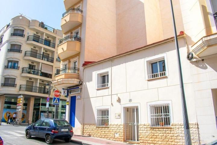 Casa en venta en Guardamar del Segura, Pueblo photo 0