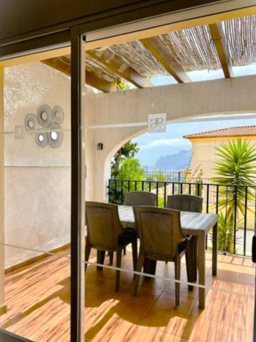 Bungalow en venta en Calpe, Cometa photo 0