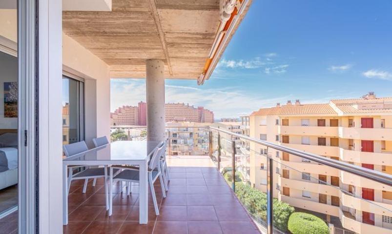 Apartamento en venta en Roses, Santa Margarida photo 0