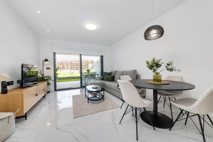 Apartamento en venta en Guardamar del Segura photo 0