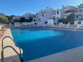 Adosada en venta en Estepona, Costa del Sol photo 0