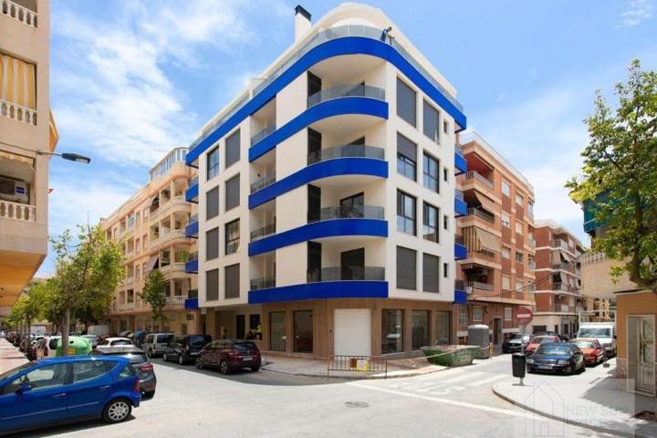 Apartamento en venta en Torrevieja, Estacion de autobuses photo 0