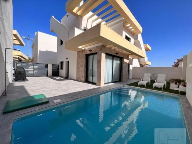 Chalet en venta en Los Montesinos, Costa blanca sur photo 0