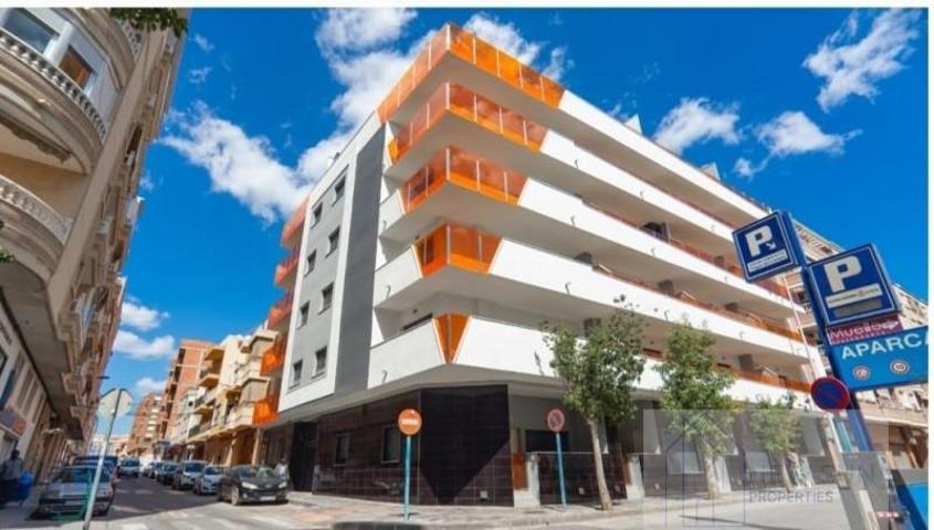 Apartamento en venta en Torrevieja, Estacion de autobuses photo 0