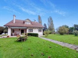 Chalet en venta en Arnuero, Arnuero photo 0