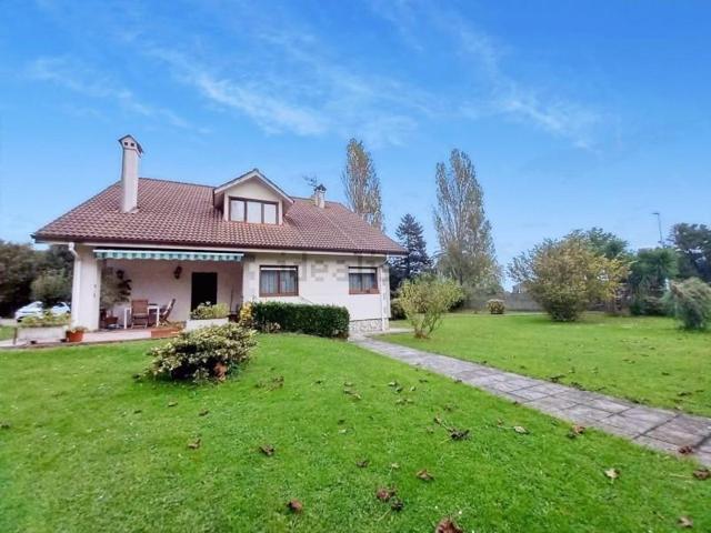Chalet en venta en Arnuero, Arnuero photo 0