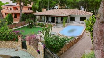 Chalet en venta en Orihuela Costa, Campoamor photo 0