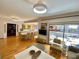 Piso en venta en Valencia, Ciutat Vella photo 0