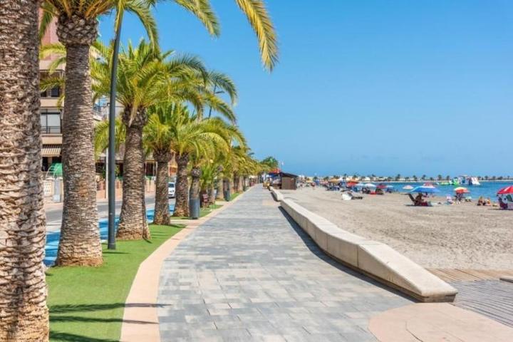 Piso en venta en San Pedro del Pinatar, Primera linea de playa photo 0