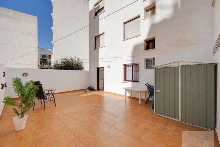 Apartamento en venta en Torrevieja, Estacion de autobuses photo 0