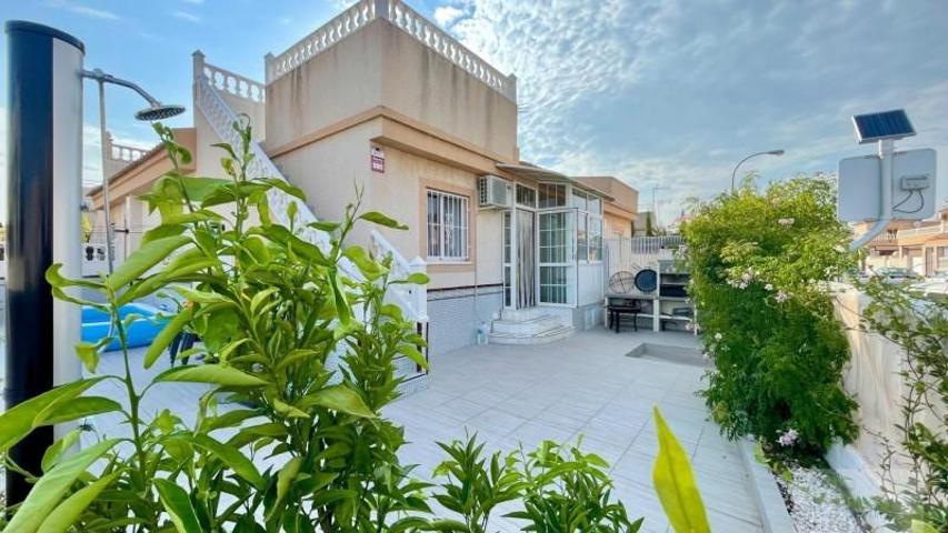 Casa en venta en Torrevieja, Los altos photo 0