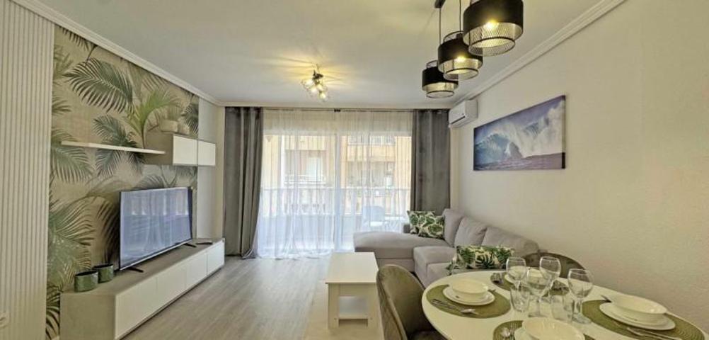 Apartamento en venta en Torrevieja photo 0