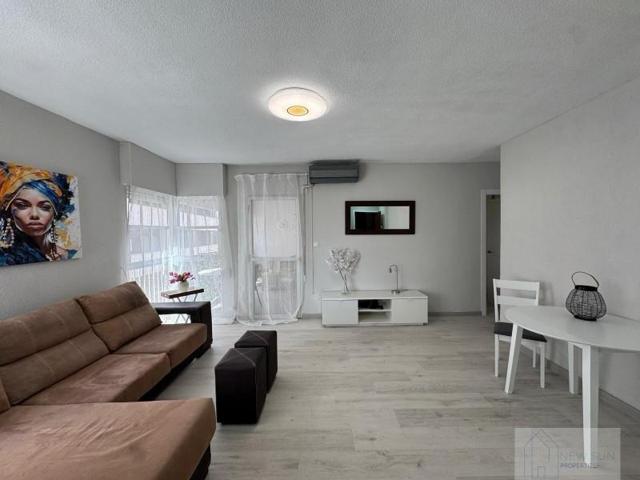 Apartamento en venta en Torrevieja, Paseo maritimo photo 0