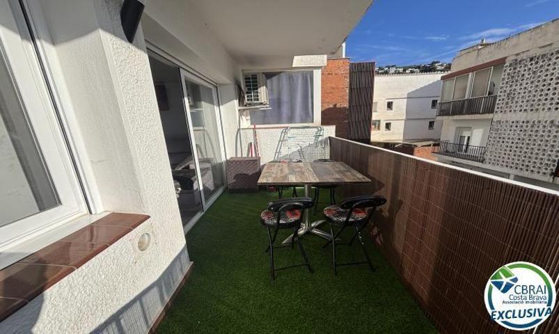Apartamento en venta en Roses photo 0
