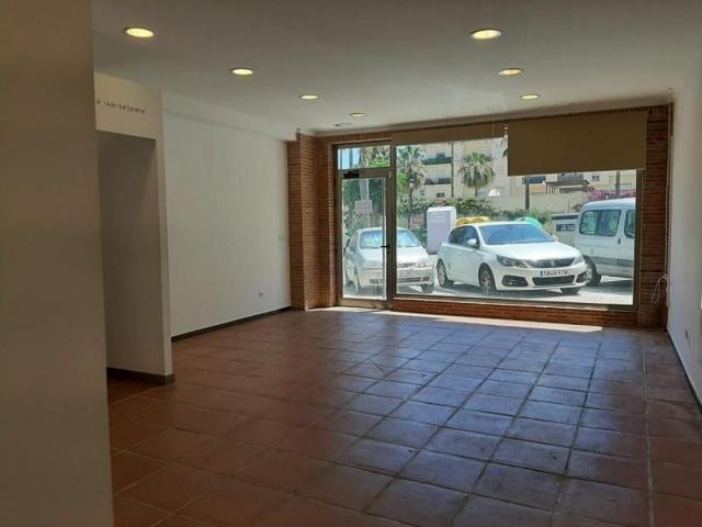 Local comercial en venta en San Luis de Sabinillas, Calle Benalmádena, 29692 photo 0