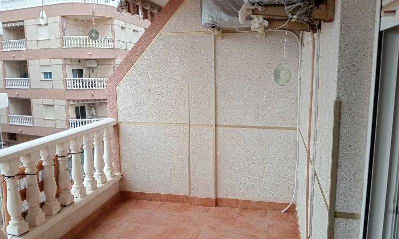 Apartamento en venta en Torrevieja photo 0