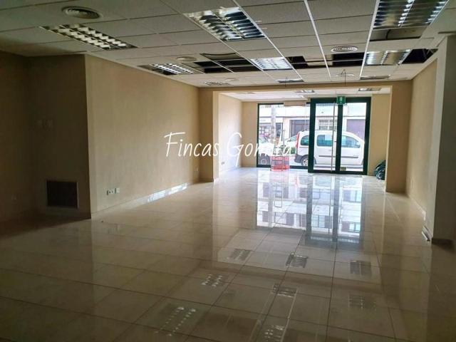 Local comercial en venta en Sant Lluís photo 0