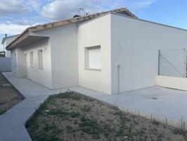 Adosada en venta en Navas del Rey, Casco urbano photo 0