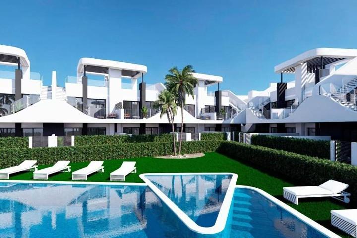Bungalow en venta en San Fulgencio, Pueblo photo 0