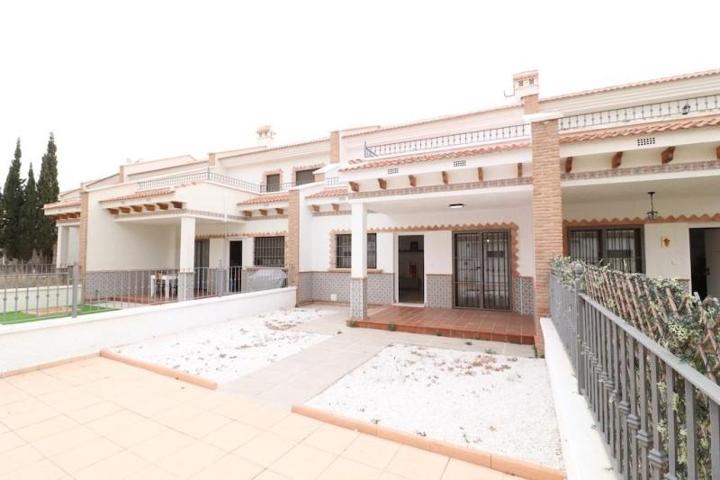 Adosada en venta en San Miguel de Salinas, Cerro del Sol photo 0