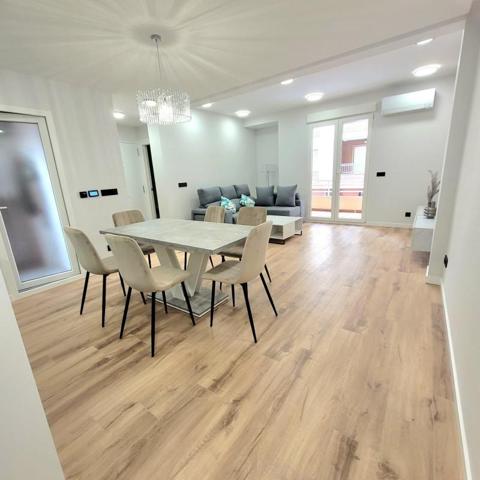 Apartamento en venta en Torrevieja photo 0
