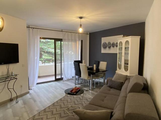 Apartamento en venta en Estepona, Costa del Sol photo 0