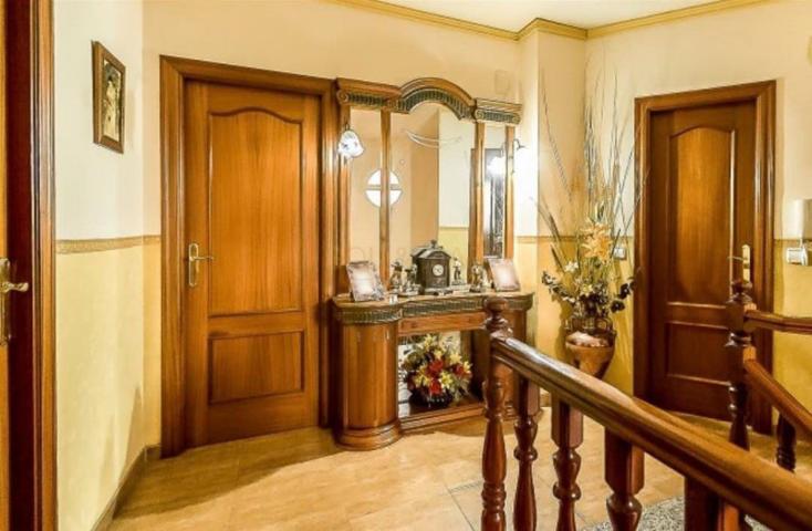 Chalet en venta en Linares, Barrio San Jose photo 0