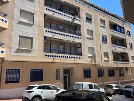 Apartamento en venta en Guardamar del Segura photo 0