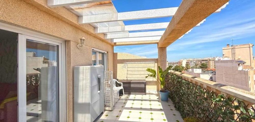 Apartamento en venta en Torrevieja photo 0