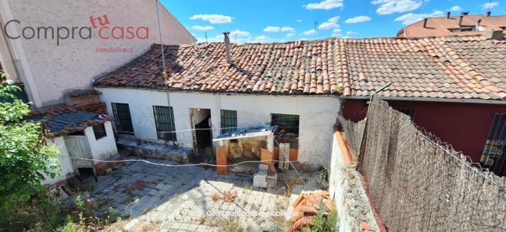 Casa en venta en Segovia, Avenida del Acueducto photo 0