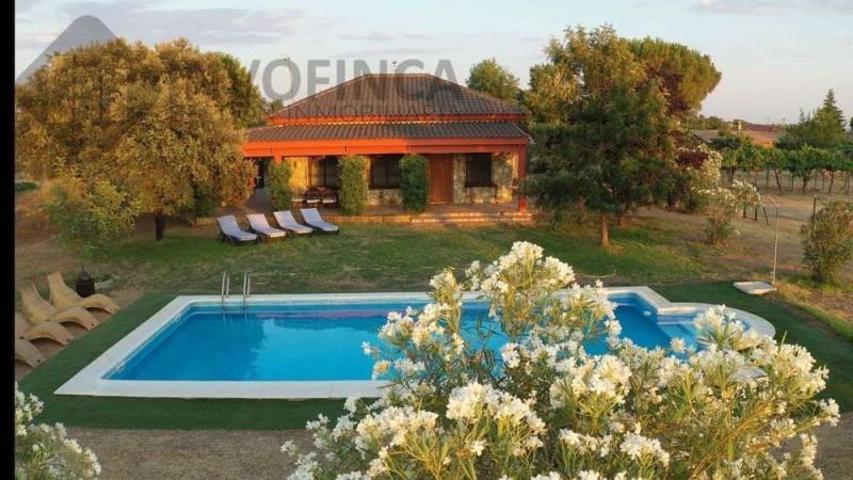 Chalet en venta en Badajoz, Urb. Rio Caya photo 0