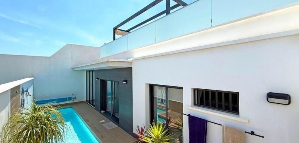 Bungalow en venta en Orihuela Costa photo 0