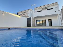 Chalet en venta en San Pedro del Pinatar, Lo pagan photo 0