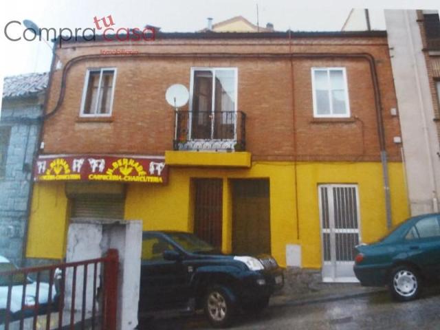 Edificio en venta en Segovia, San lorenzo photo 0