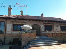 Chalet en venta en Palazuelos de Eresma, PARQUE ROBLEDO photo 0