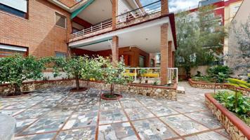 Chalet en venta en Torrent, Zona Calle Valencia-La Ermita photo 0