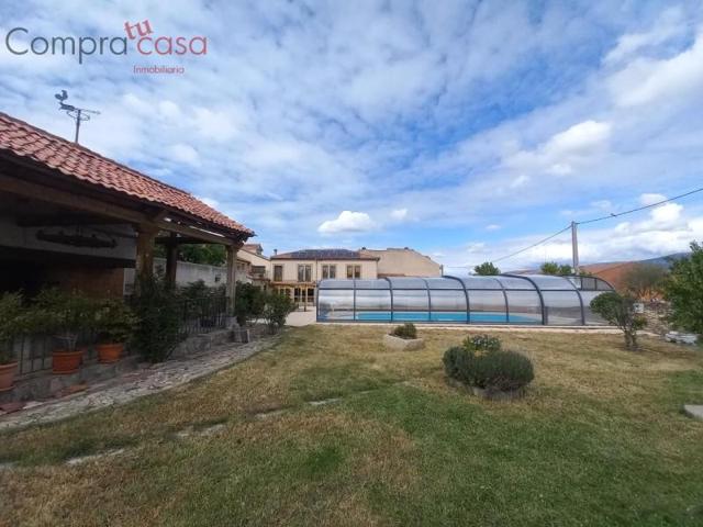 Chalet en venta en Torrecaballeros, Junto ayuntamiento photo 0