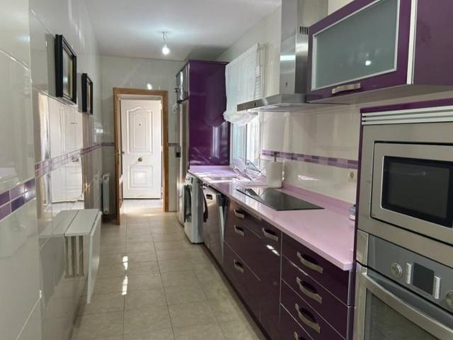 Chalet en venta en Navas del Rey, Urbanización photo 0