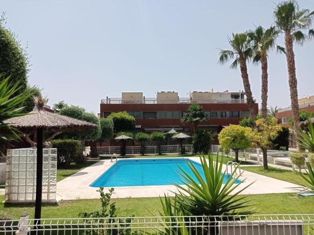 Adosada en venta en Alicante, Campo de golf photo 0
