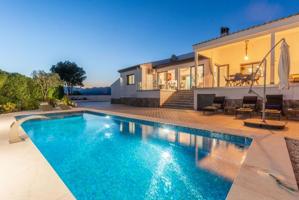 Chalet en venta en Busot photo 0