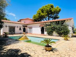 Chalet en venta en Denia photo 0