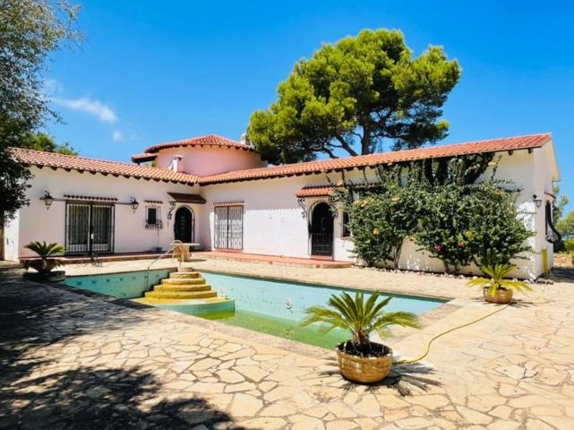 Chalet en venta en Denia photo 0