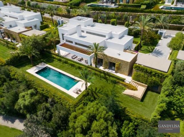 Chalet en venta en Casares photo 0
