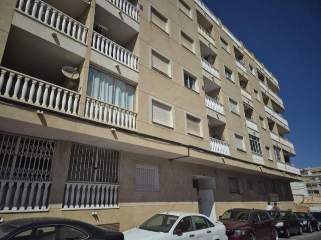 Garaje en venta en Torrevieja photo 0