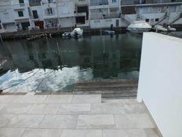 Adosada en venta en Empuriabrava photo 0
