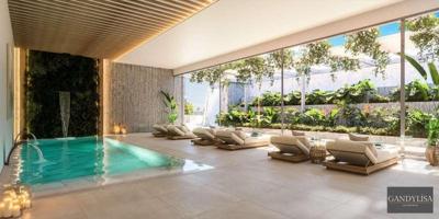 Apartamento en venta en Marbella, Los Monteros photo 0