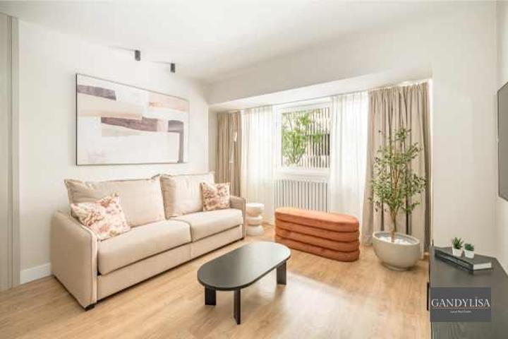 Apartamento en venta en Madrid, Salamanca photo 0